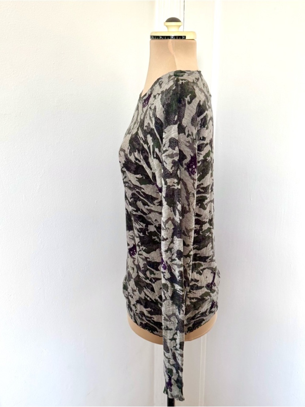 Zadig & Voltaire Gray Camo and Skulls Print Cashmere Sweater size M - Picture 3 of 14